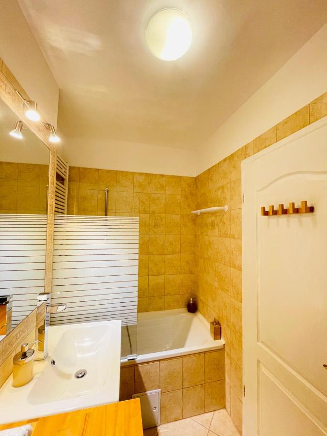 Peony Hollo Apartment - Free Garage Under The House Budapest Exterior foto